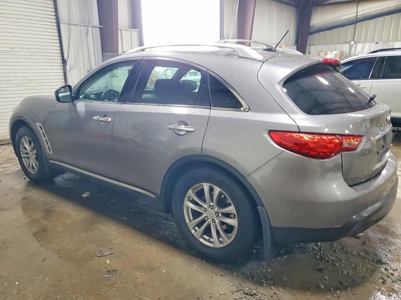 2010 INFINITI FX35