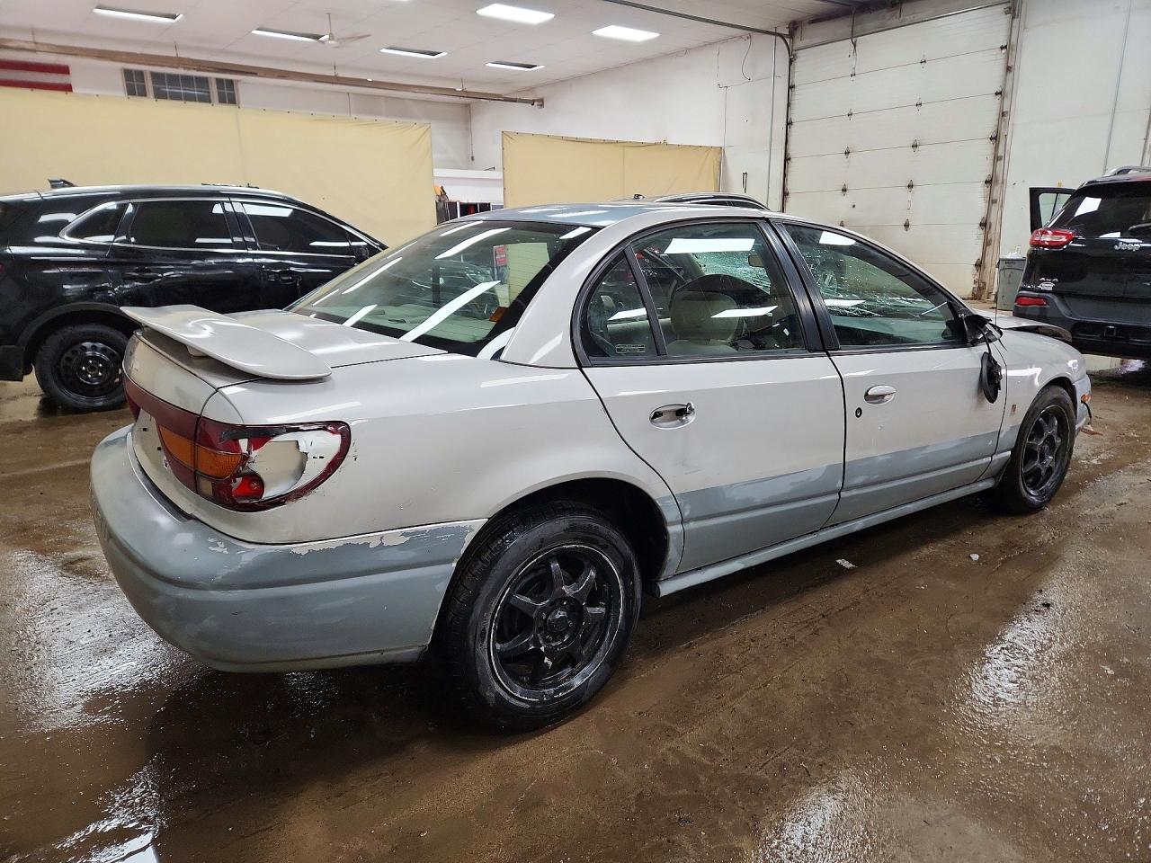 2002 SATURN Sl2