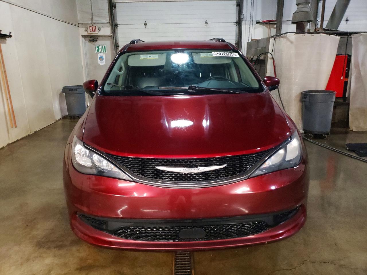 2021 CHRYSLER Voyager