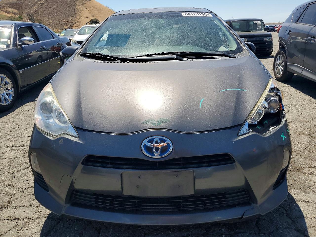 2014 TOYOTA Prius c