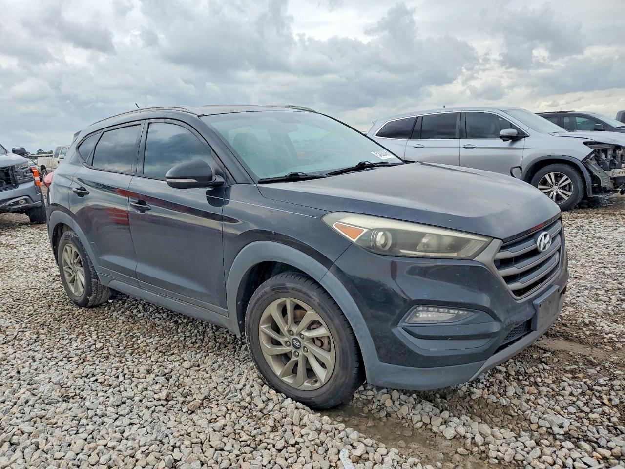 2016 HYUNDAI TUCSON
