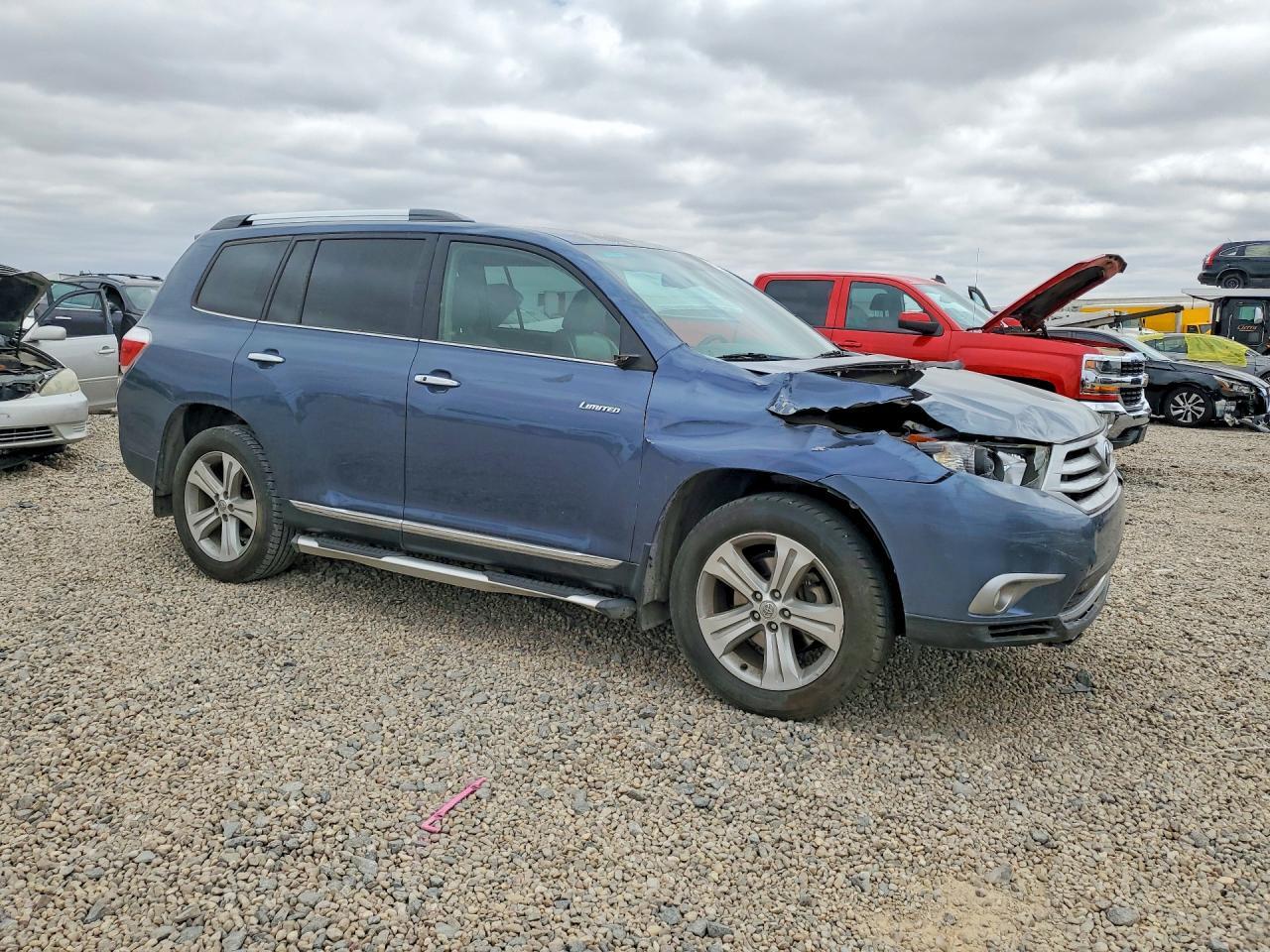 2013 TOYOTA HIGHLANDER