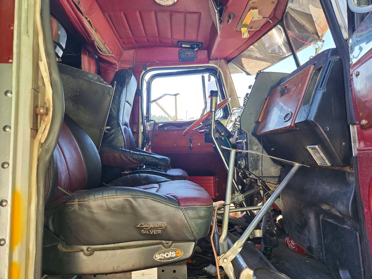 1999 PETERBILT 379