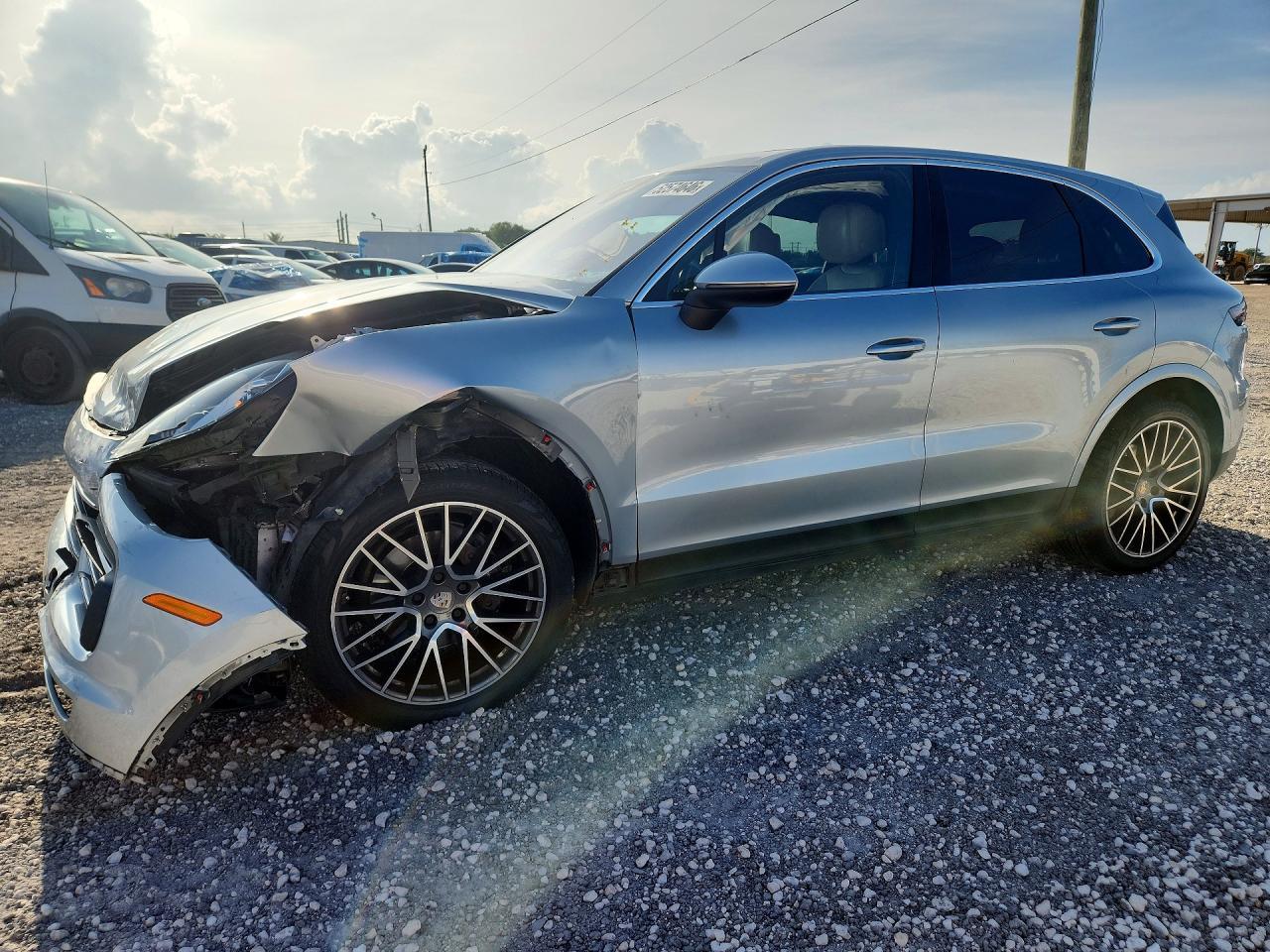 2020 PORSCHE CAYENNE