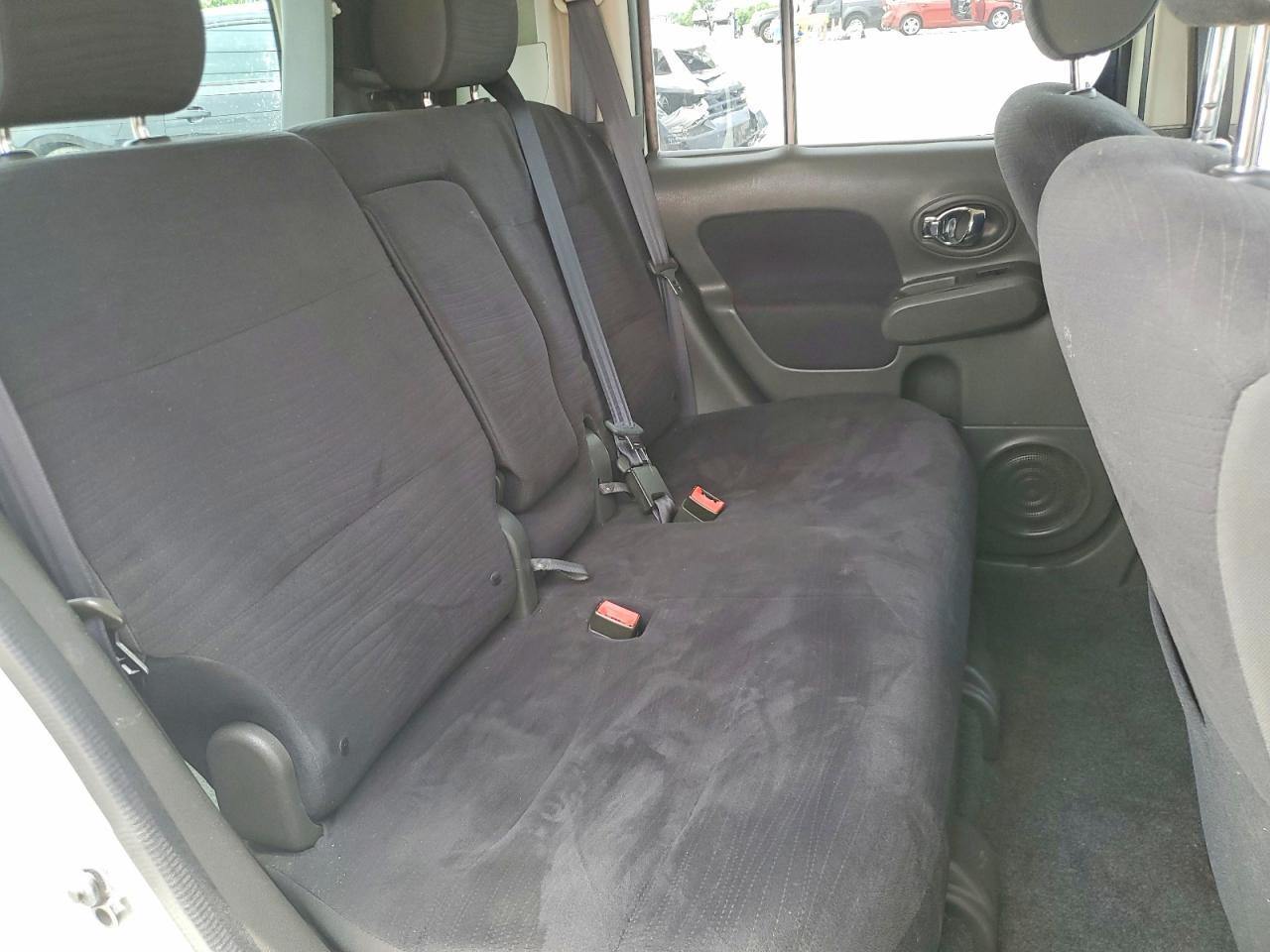 2011 NISSAN CUBE