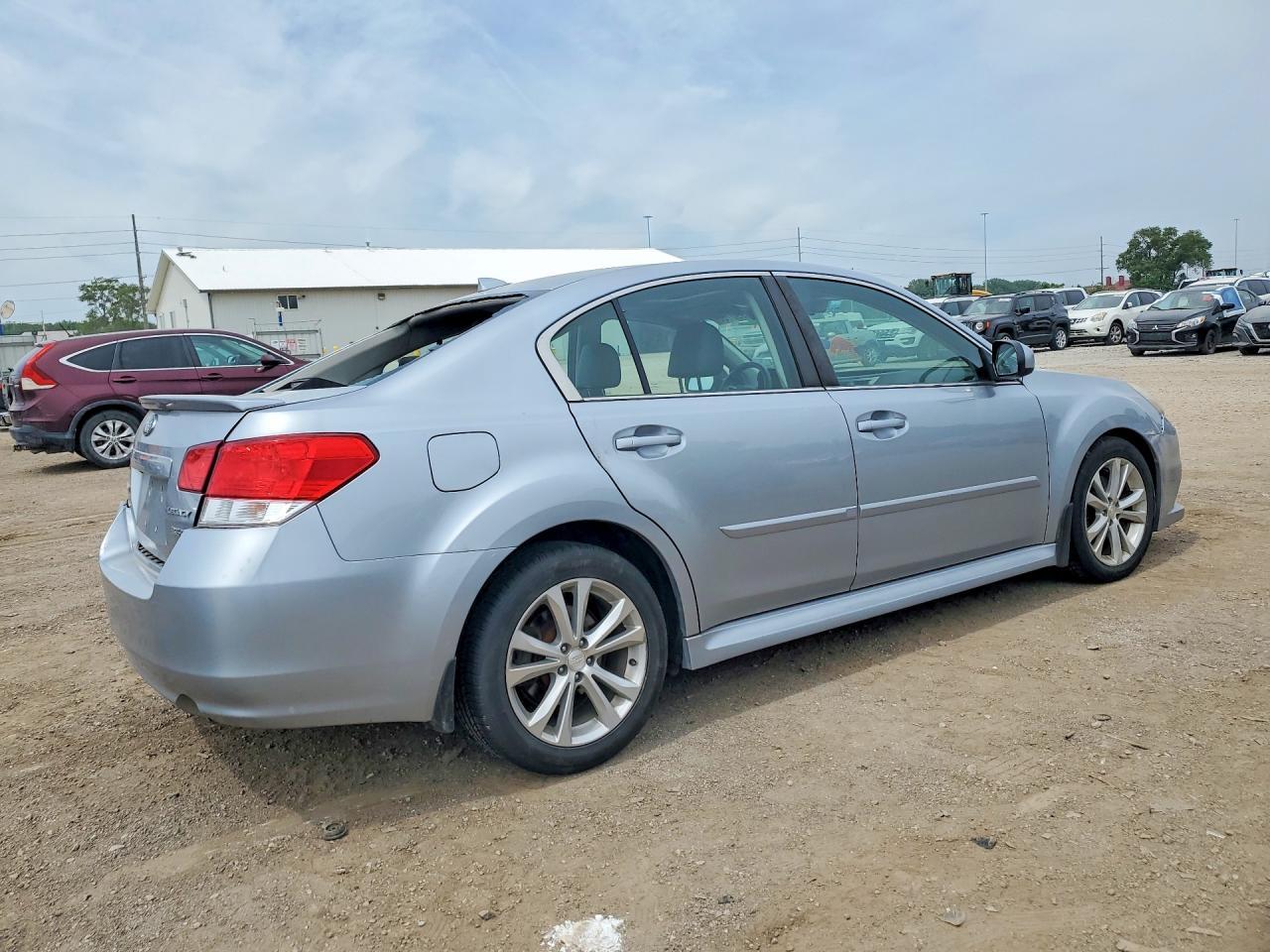 2013 SUBARU Legacy