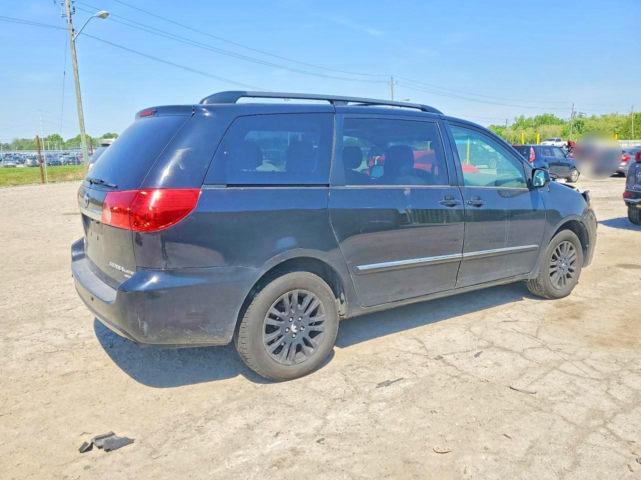 2010 TOYOTA SIENNA