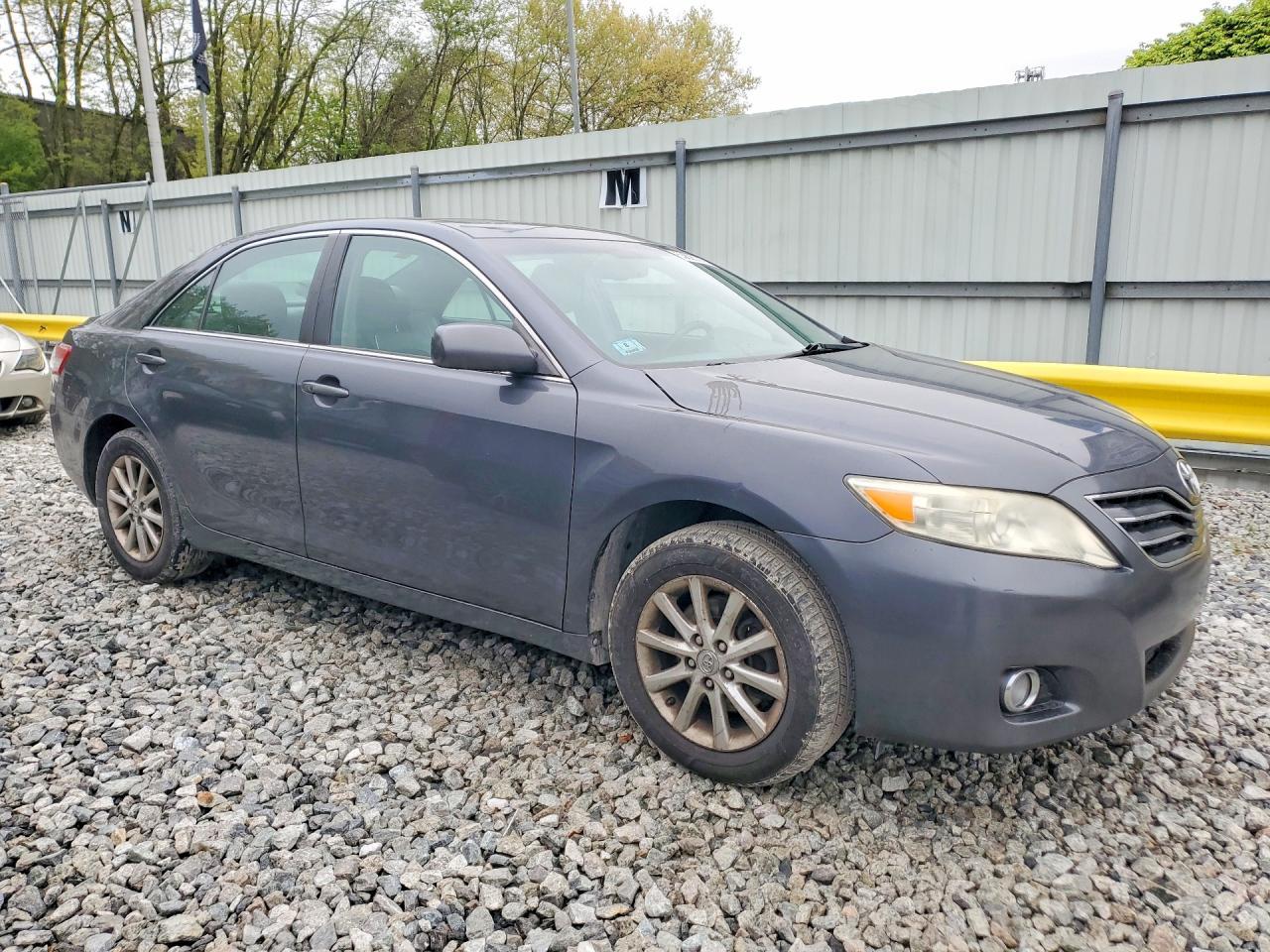2011 TOYOTA CAMRY
