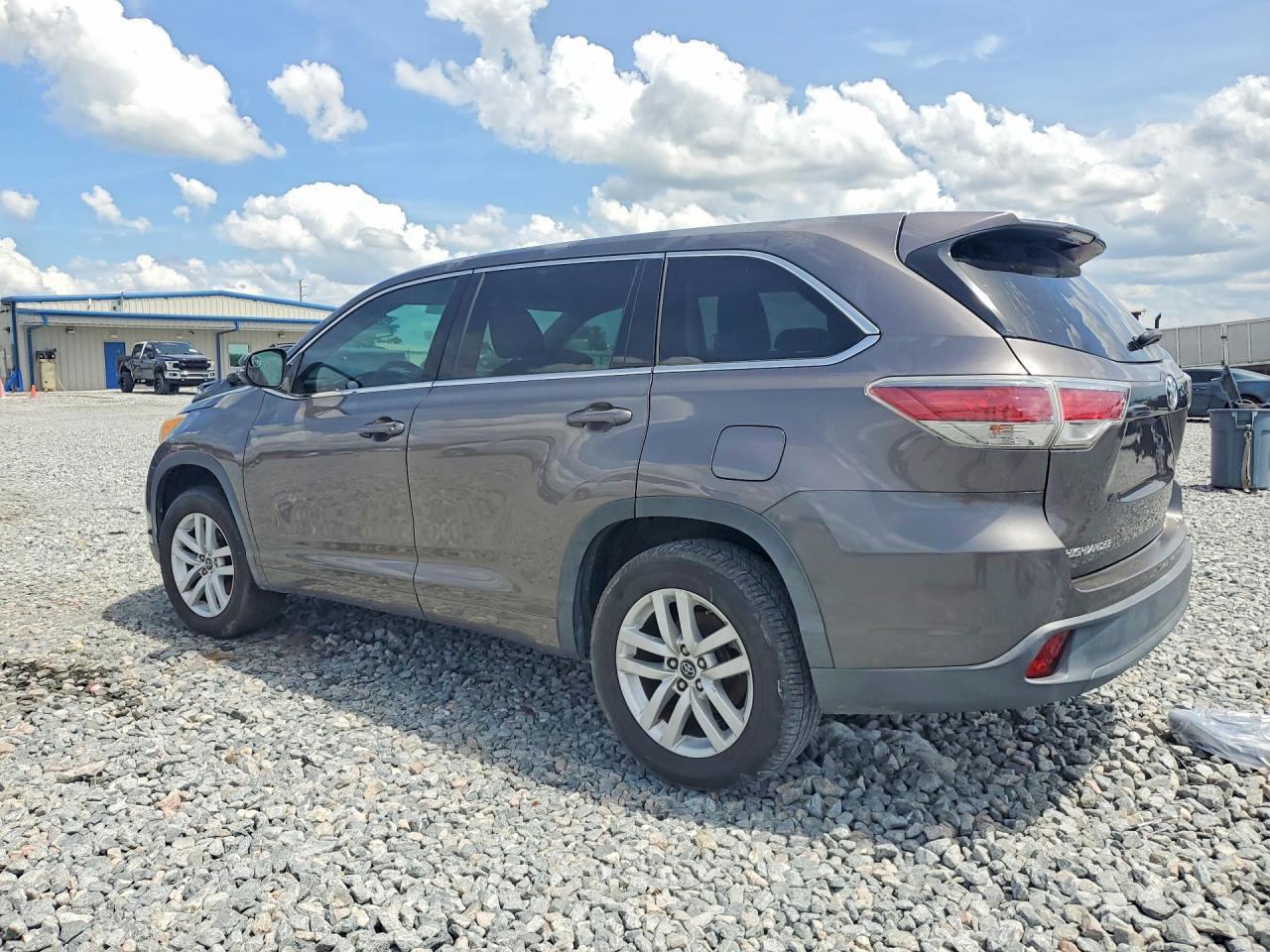 2016 TOYOTA HIGHLANDER