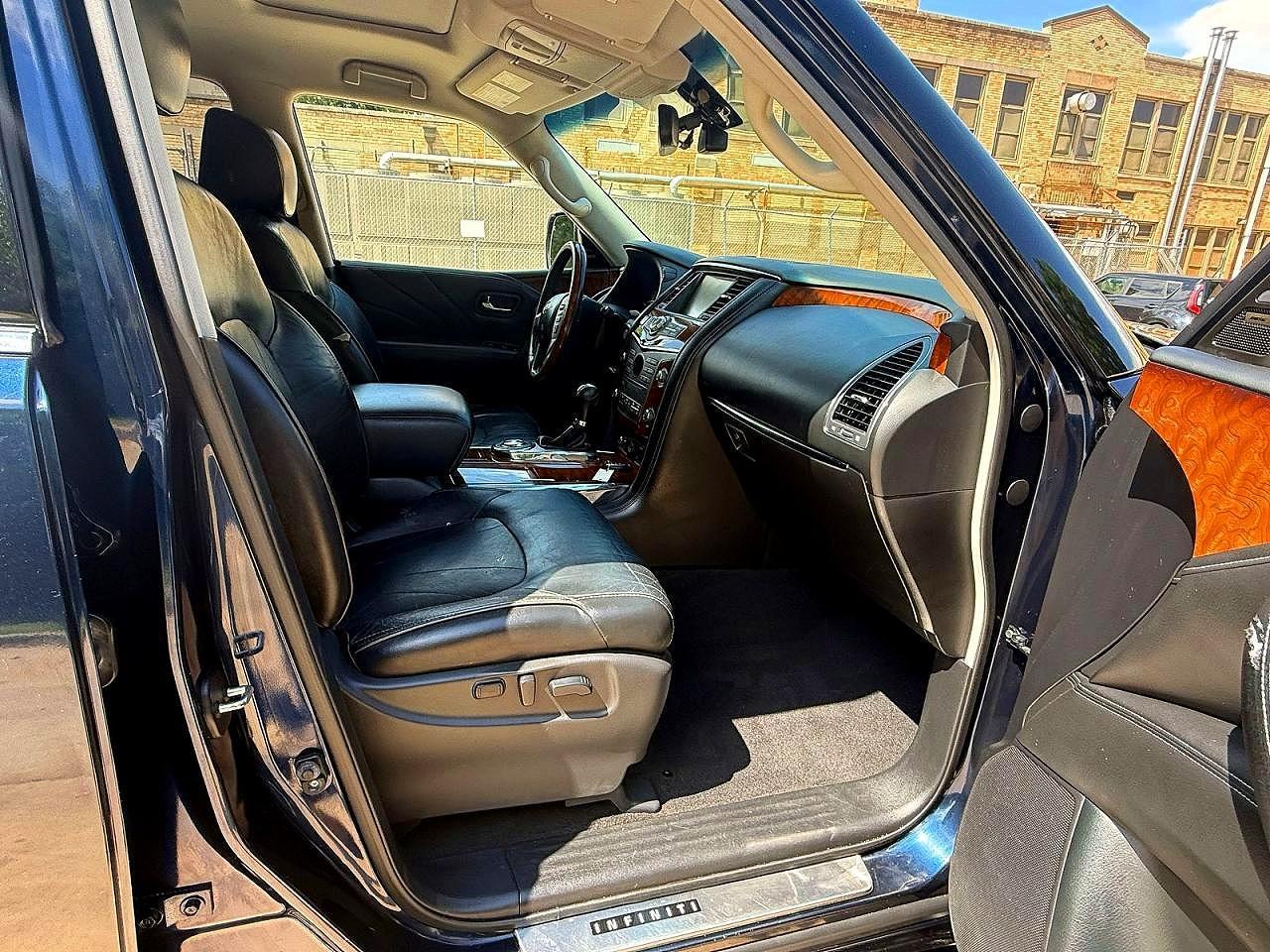 2016 INFINITI QX80