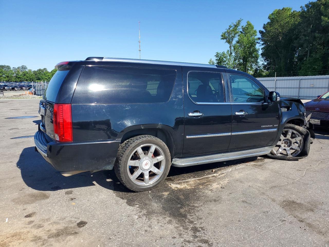 2011 CADILLAC Escalade ESV