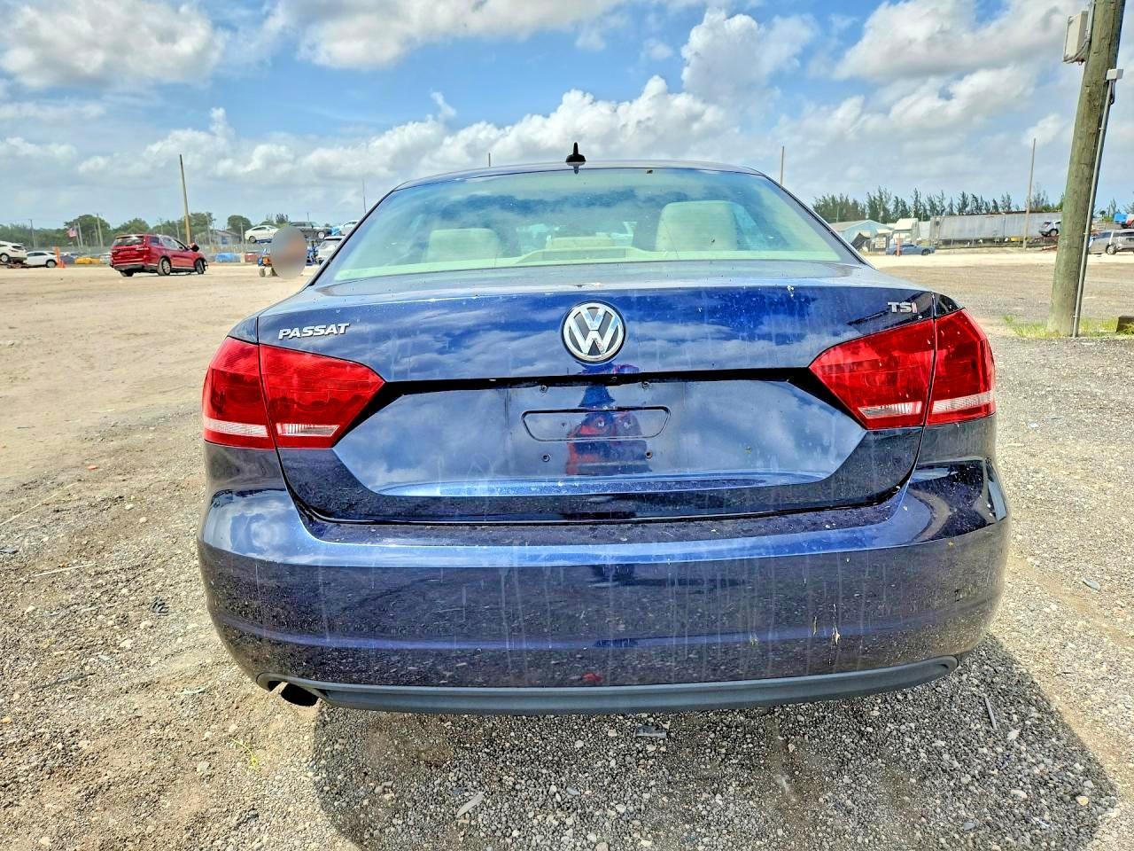 2015 VOLKSWAGEN Passat