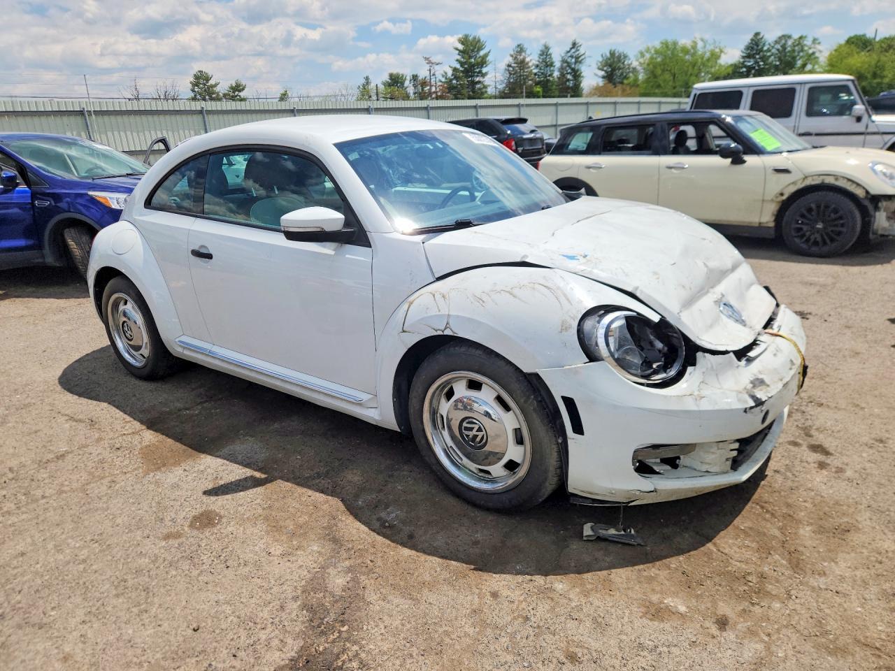 2015 VOLKSWAGEN Beetle
