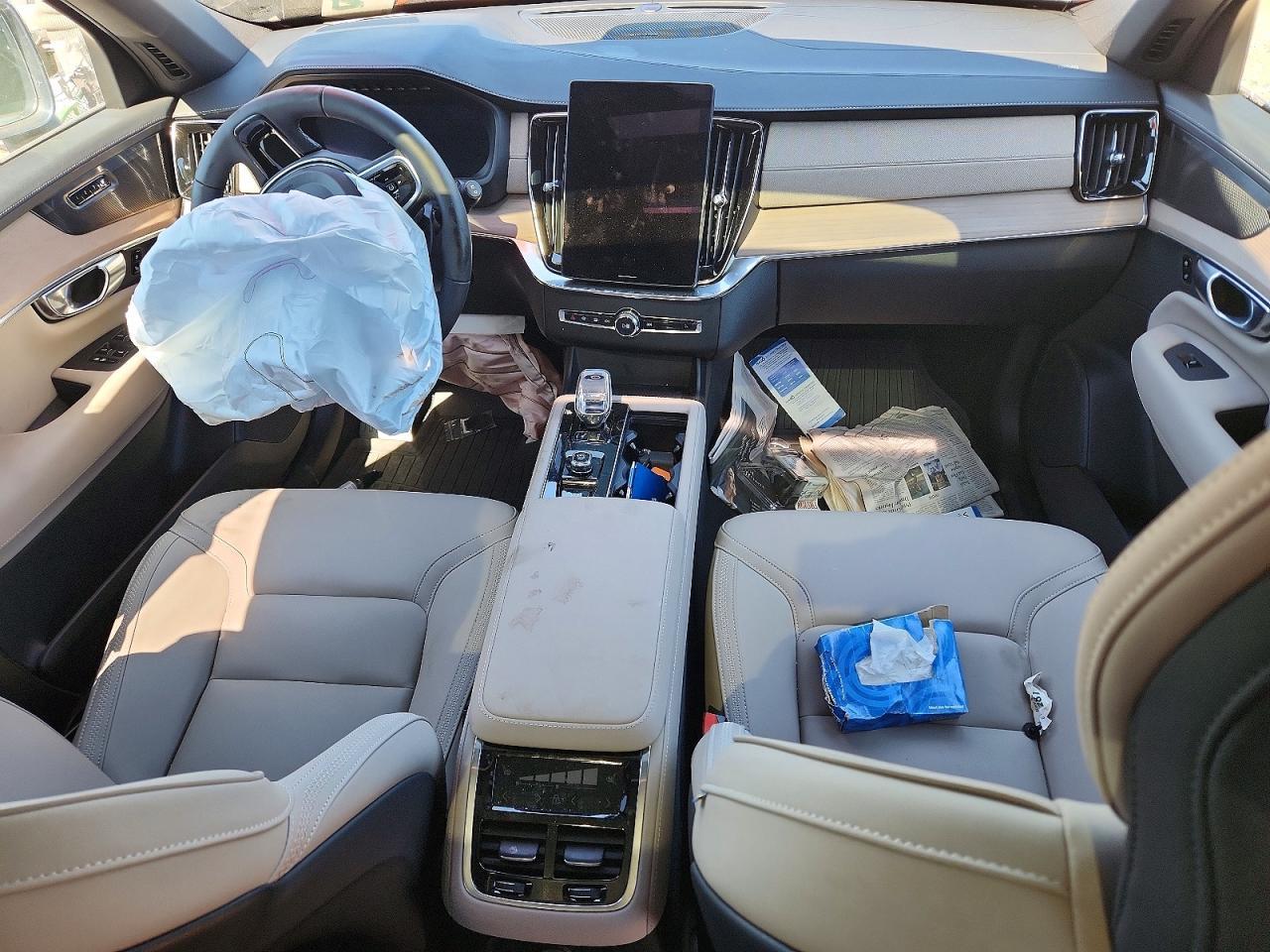 2025 VOLVO XC90