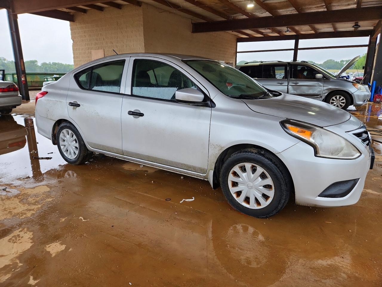 2016 NISSAN VERSA