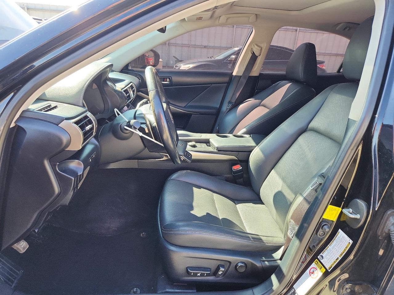 2016 LEXUS IS 300