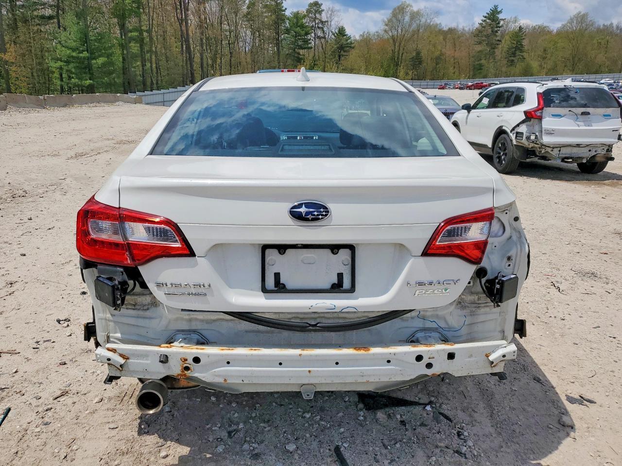 2016 SUBARU Legacy