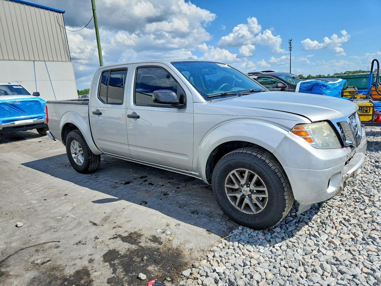 2014 NISSAN Frontier
