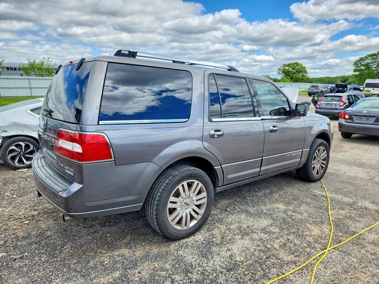 2011 LINCOLN Navigator