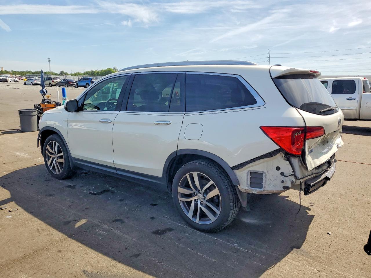2017 HONDA PILOT