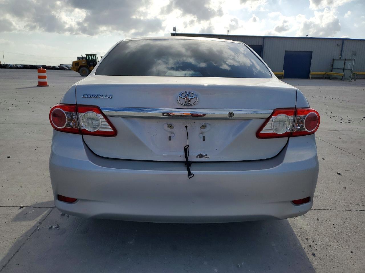 2013 TOYOTA COROLLA