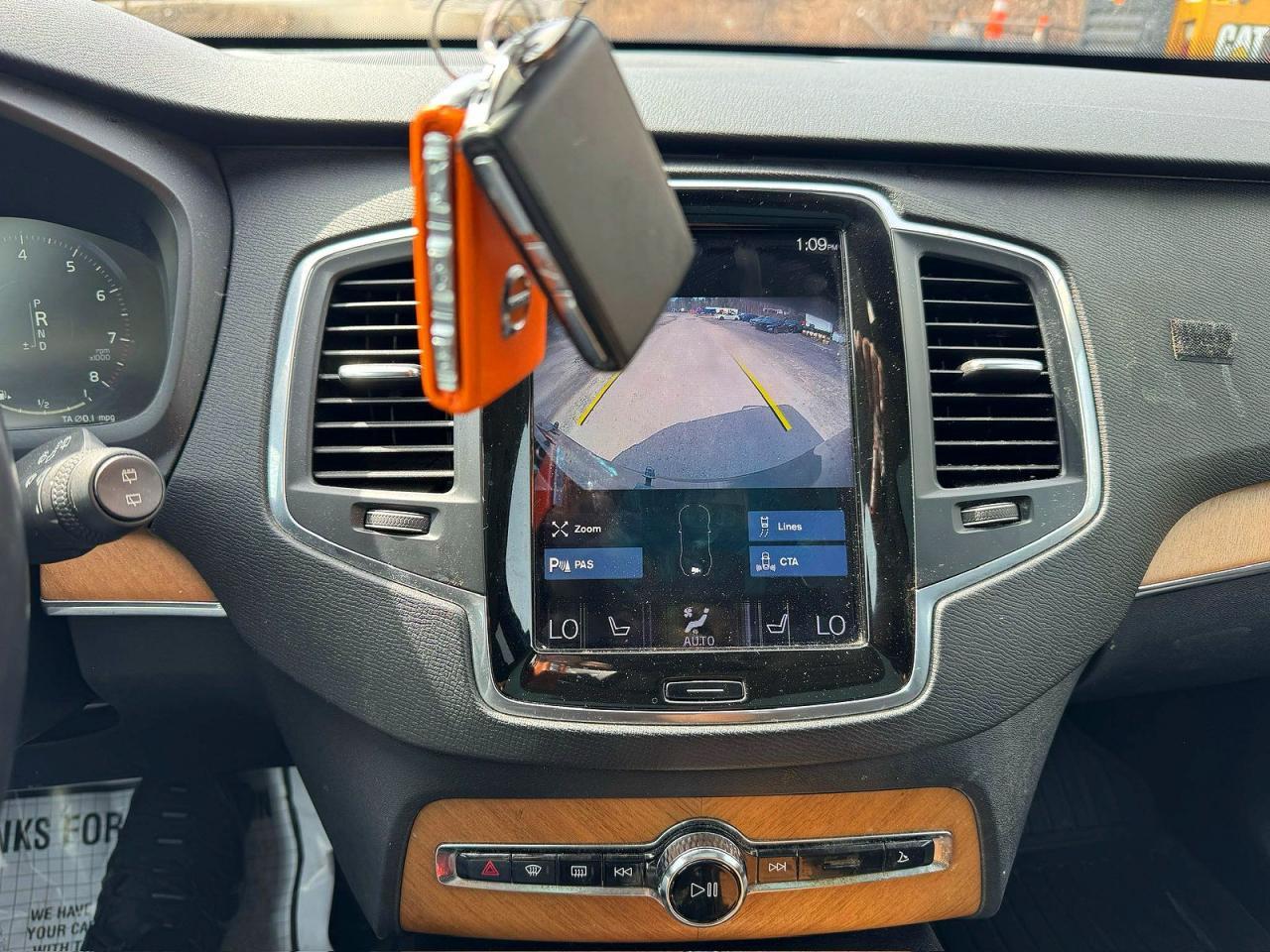 2022 VOLVO XC90