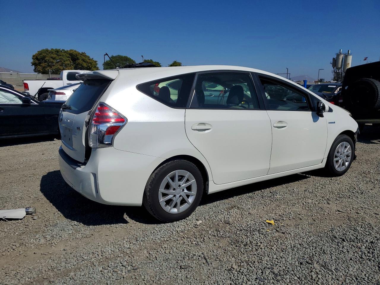 2015 TOYOTA PRIUS V