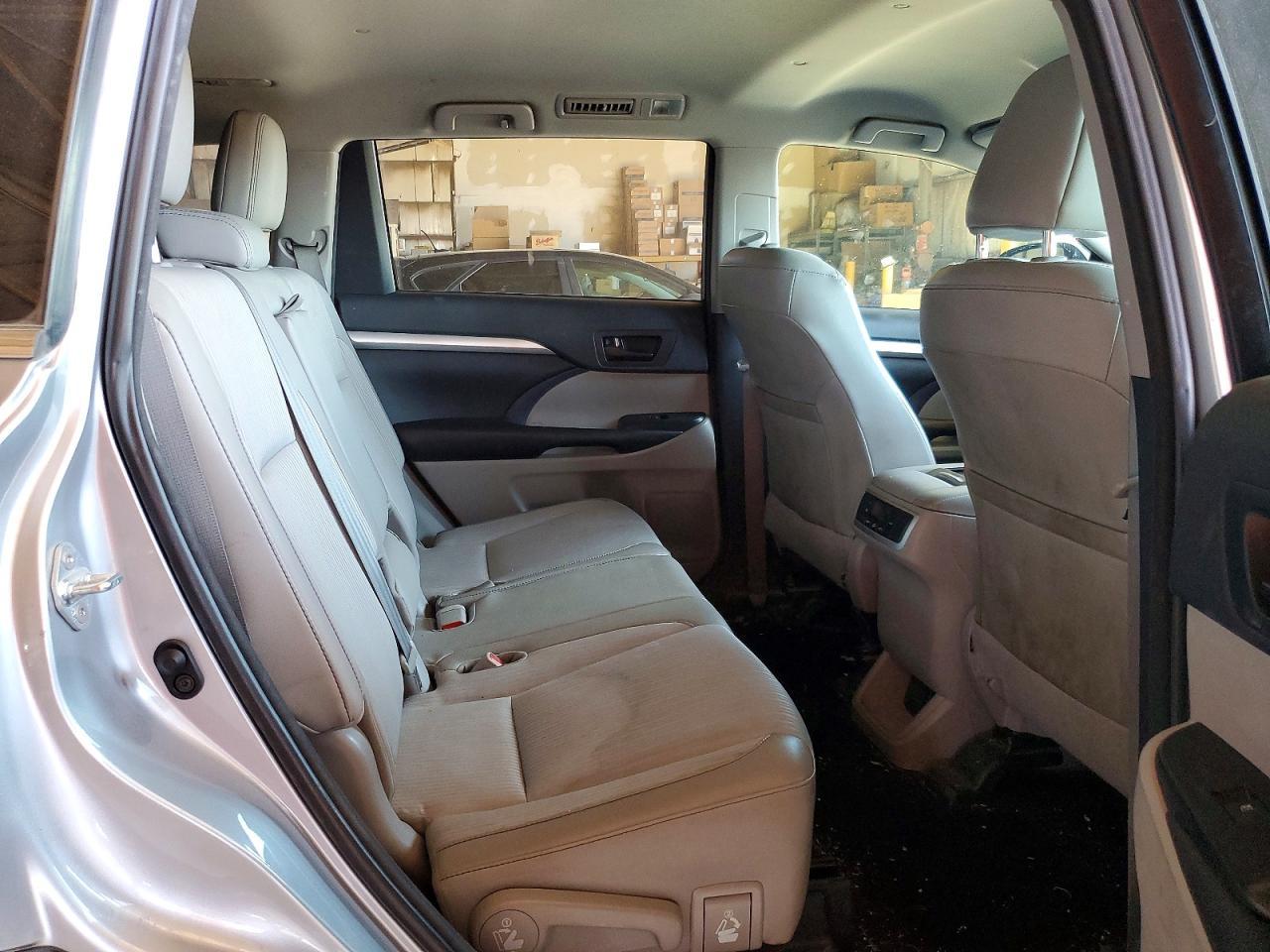 2016 TOYOTA HIGHLANDER