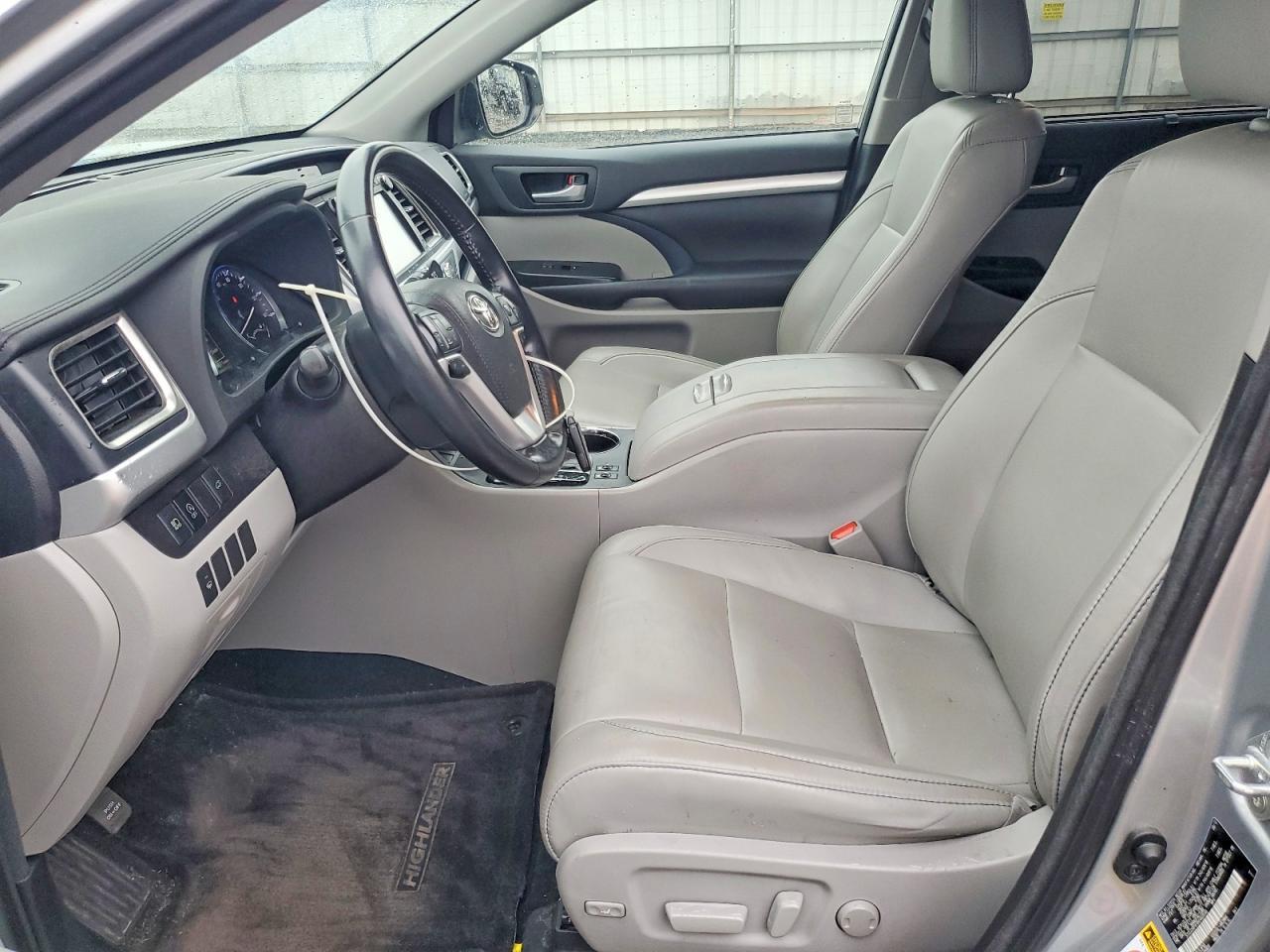 2017 TOYOTA HIGHLANDER