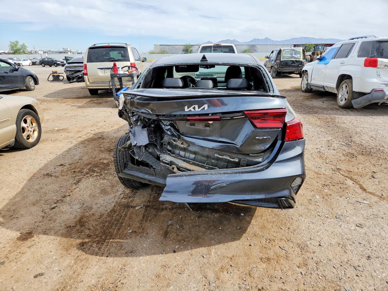 2023 KIA FORTE