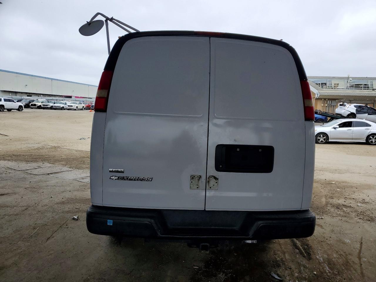 2010 CHEVROLET EXPRESS 2500