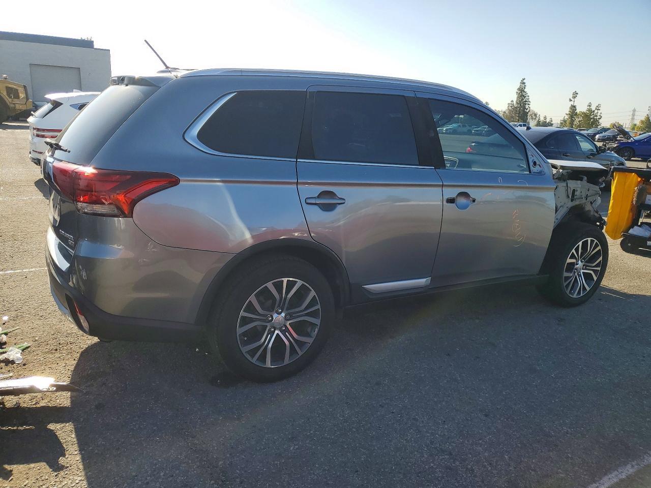 2016 MITSUBISHI outlander