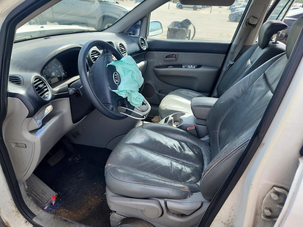 2008 KIA RONDO