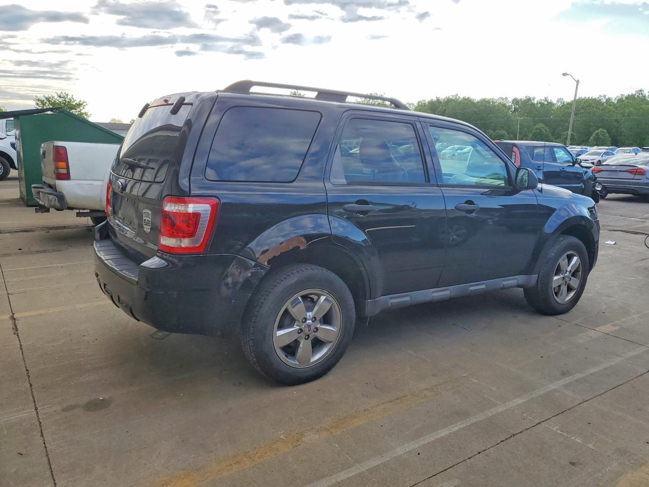 2009 FORD ESCAPE