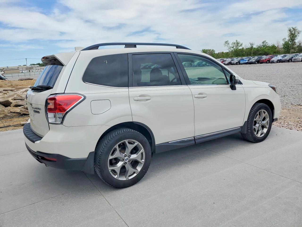 2018 SUBARU FORESTER