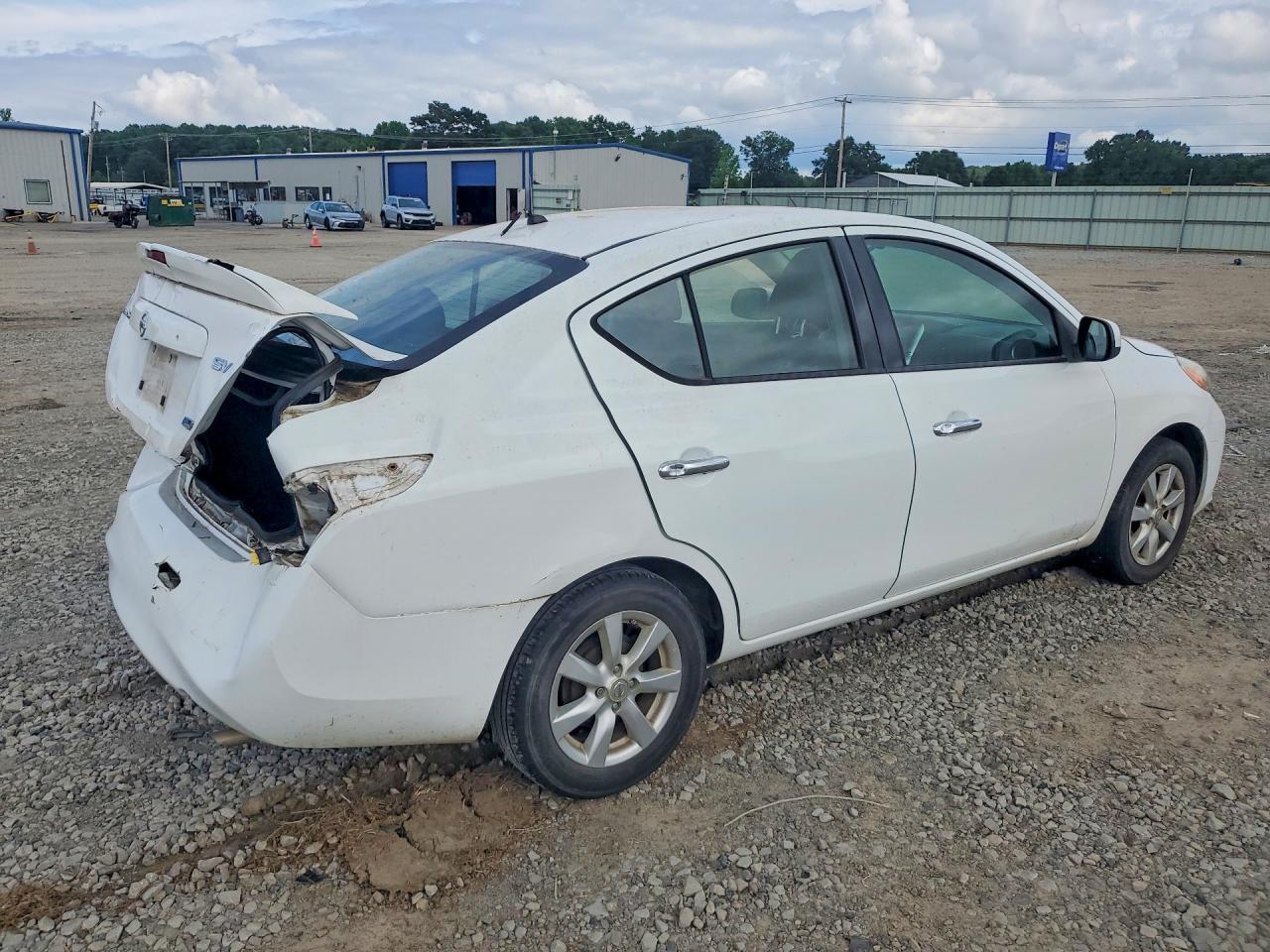 2014 NISSAN VERSA