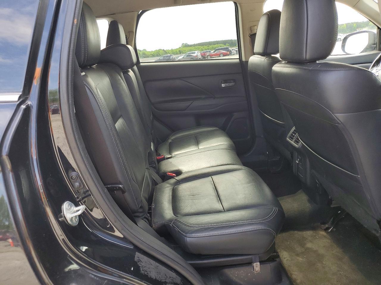 2019 MITSUBISHI outlander