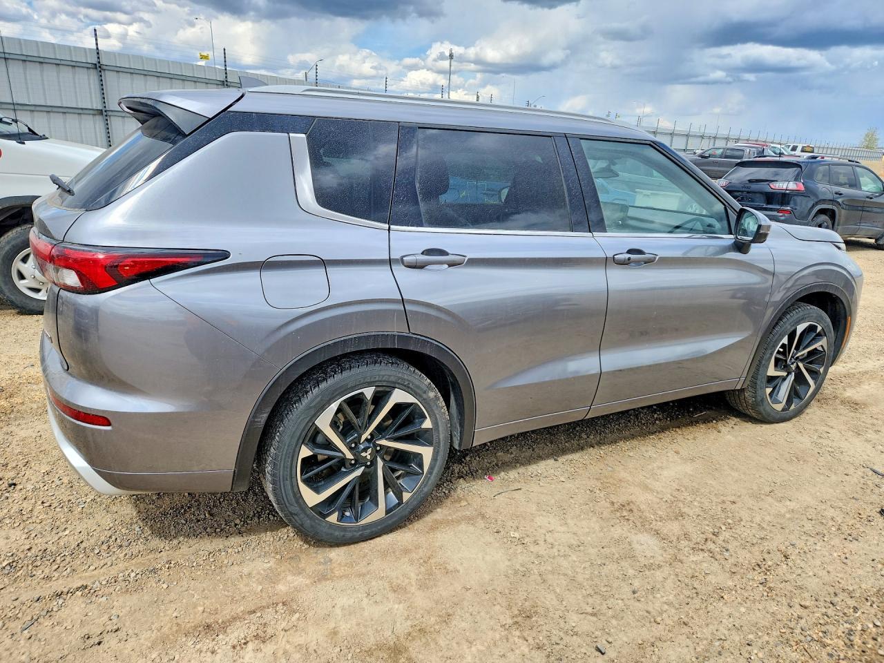 2022 MITSUBISHI outlander