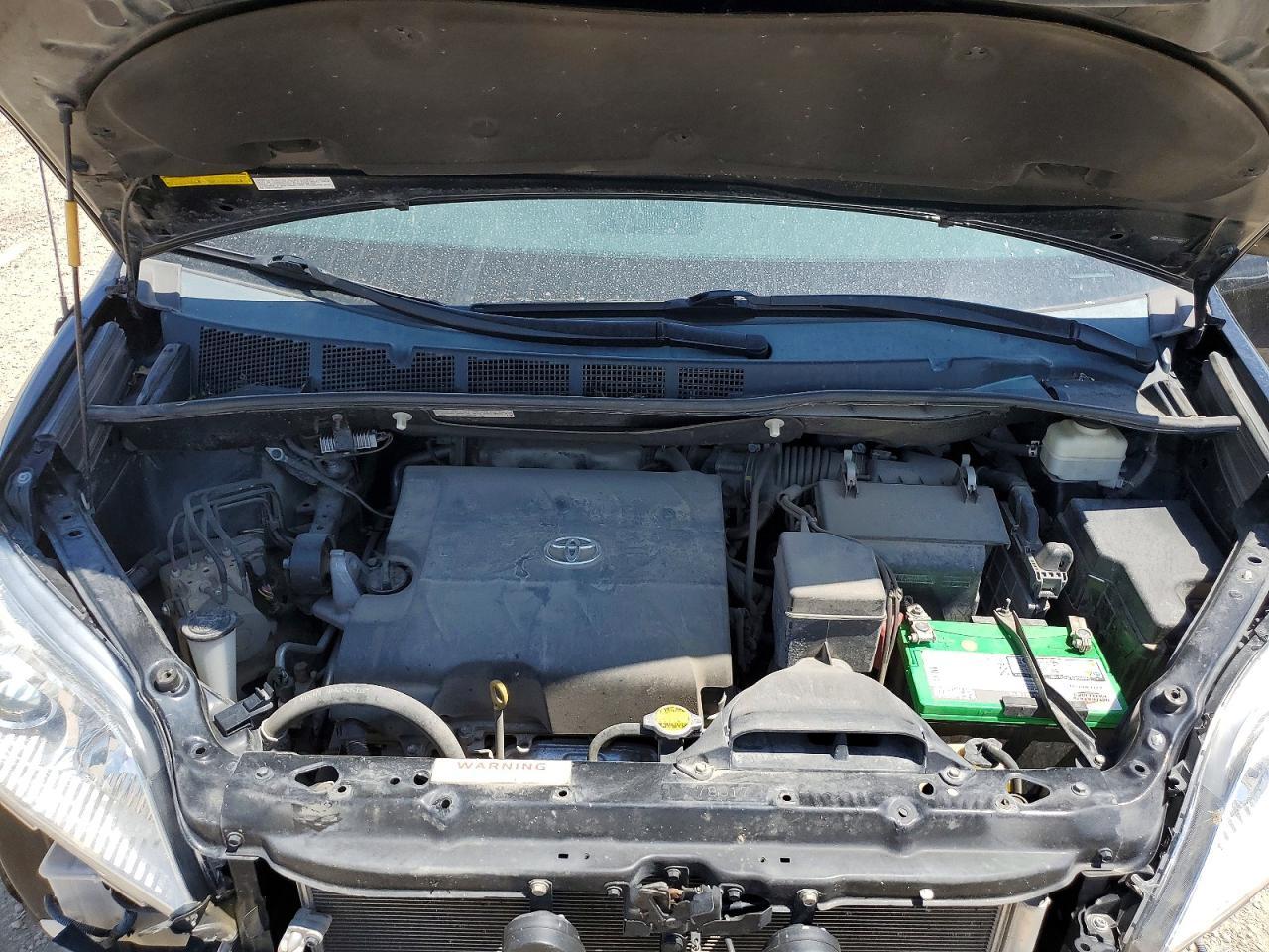2014 TOYOTA SIENNA