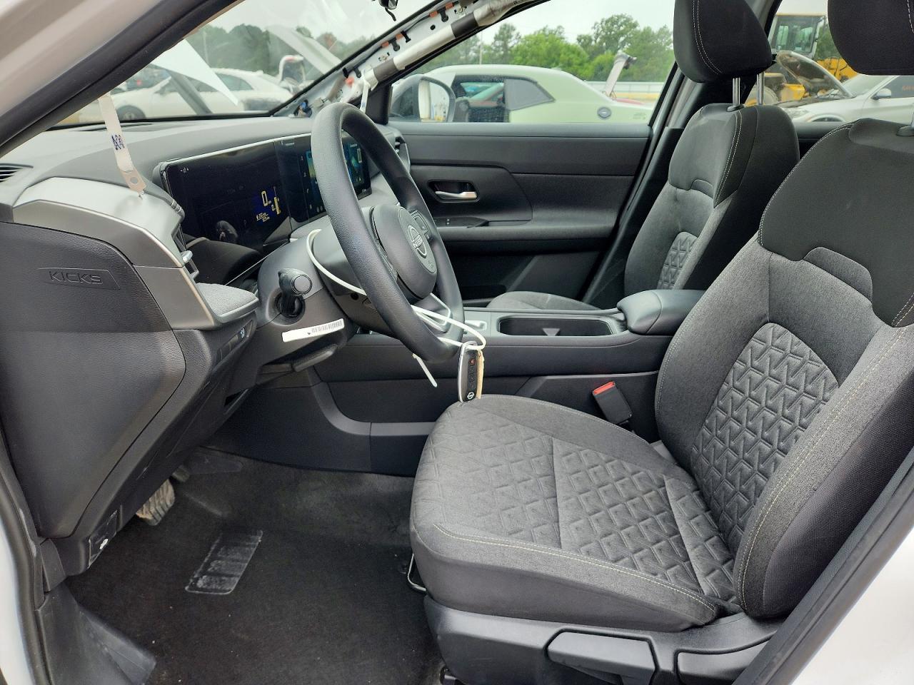 2026 NISSAN KICKS