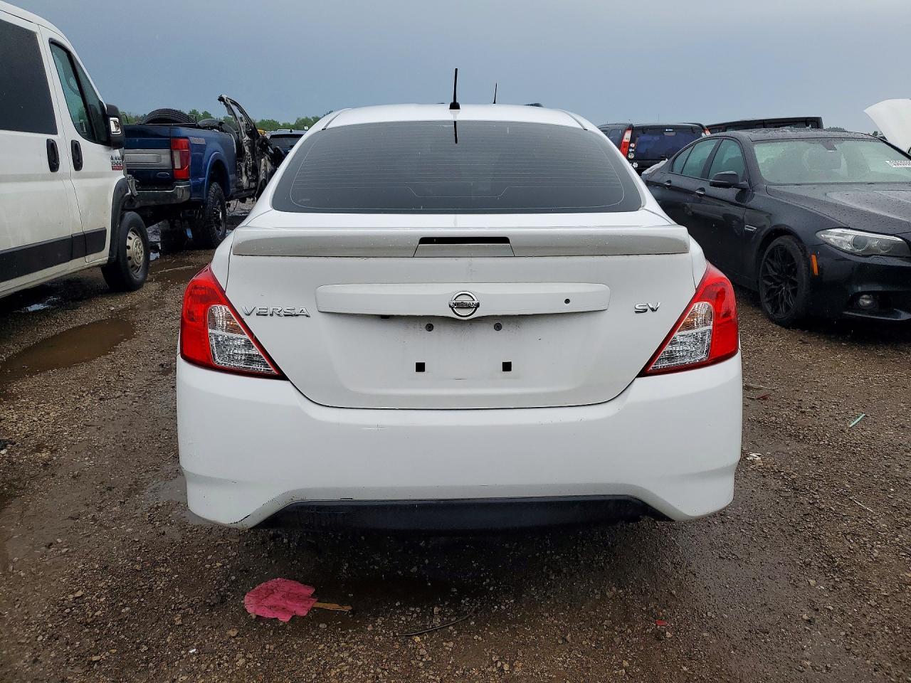 2019 NISSAN VERSA