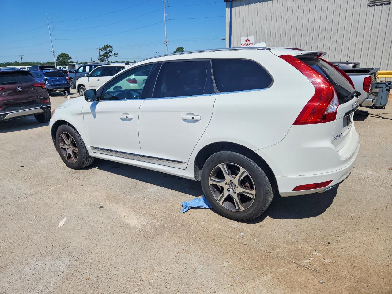 2015 VOLVO XC60