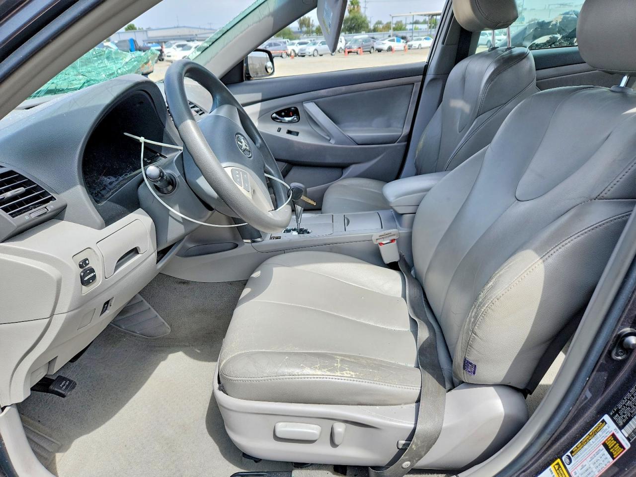 2011 TOYOTA CAMRY