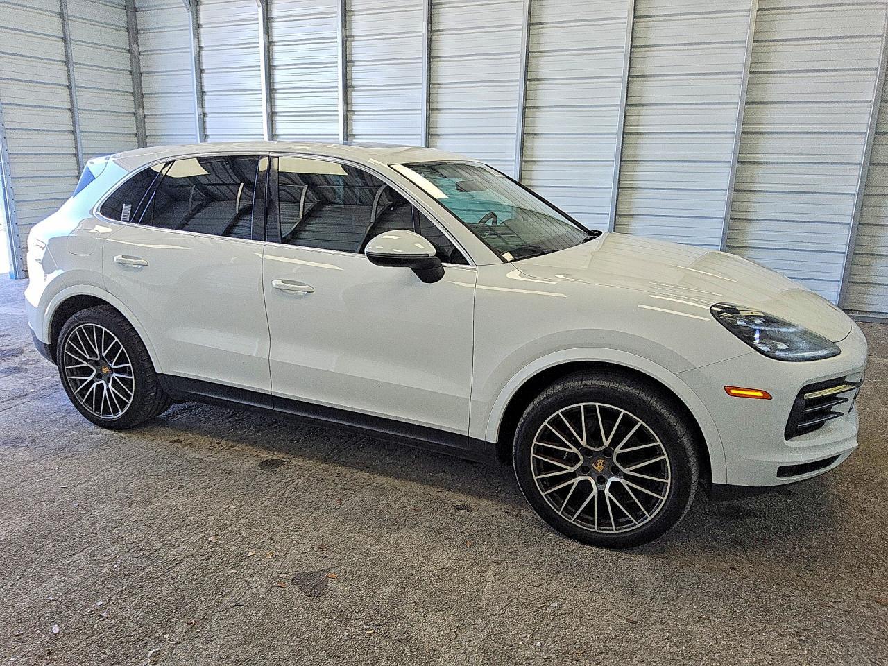 2019 PORSCHE CAYENNE