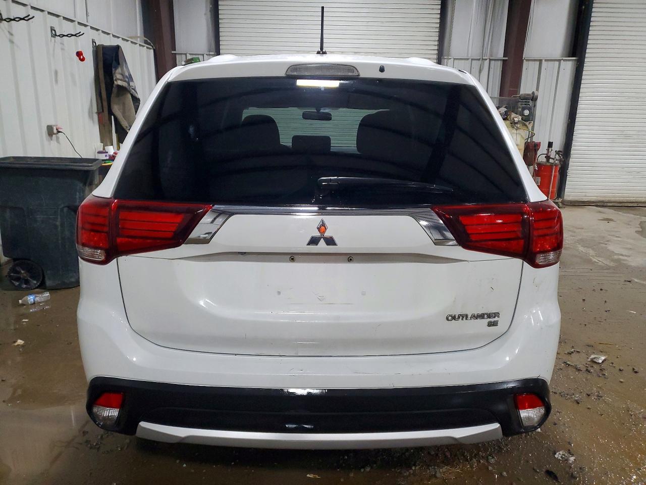 2016 MITSUBISHI outlander