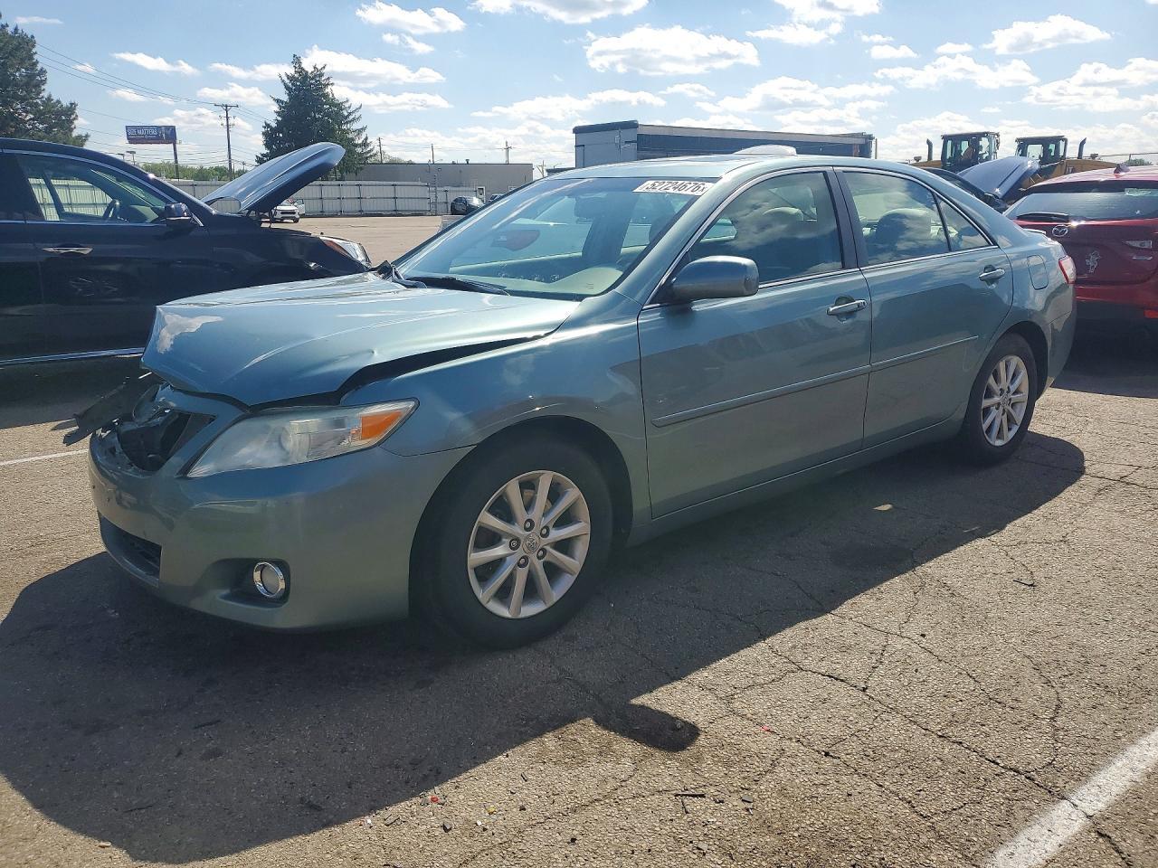 2011 TOYOTA CAMRY
