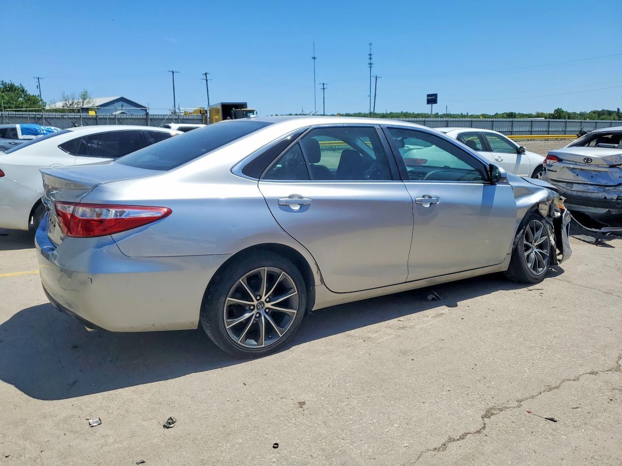 2015 TOYOTA CAMRY