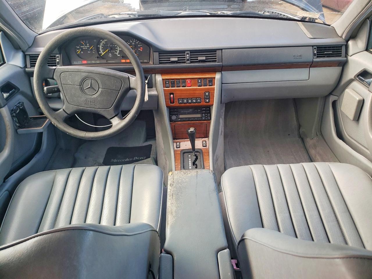 1994 MERCEDES-BENZ E-Class