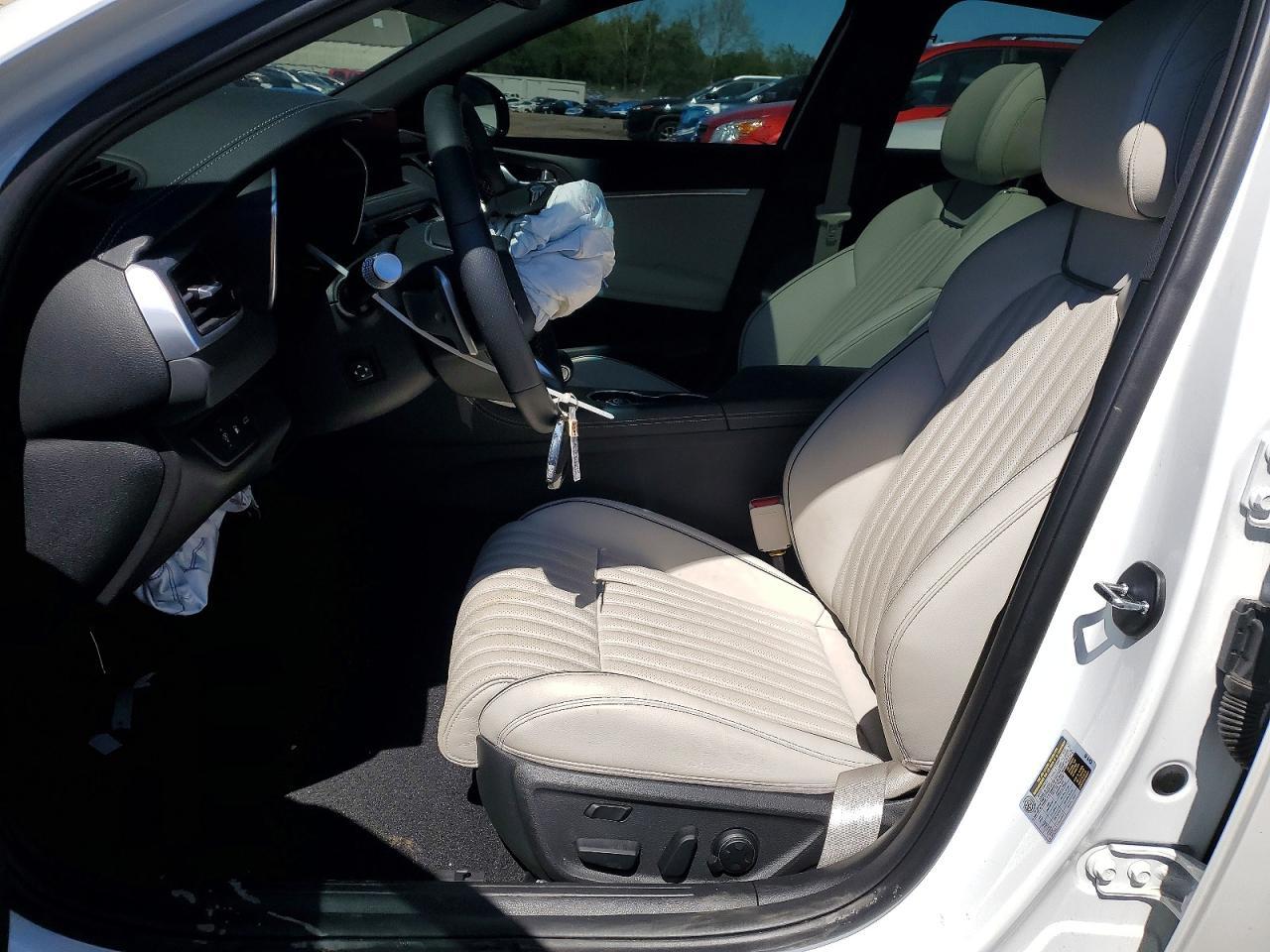 2025 GENESIS G70