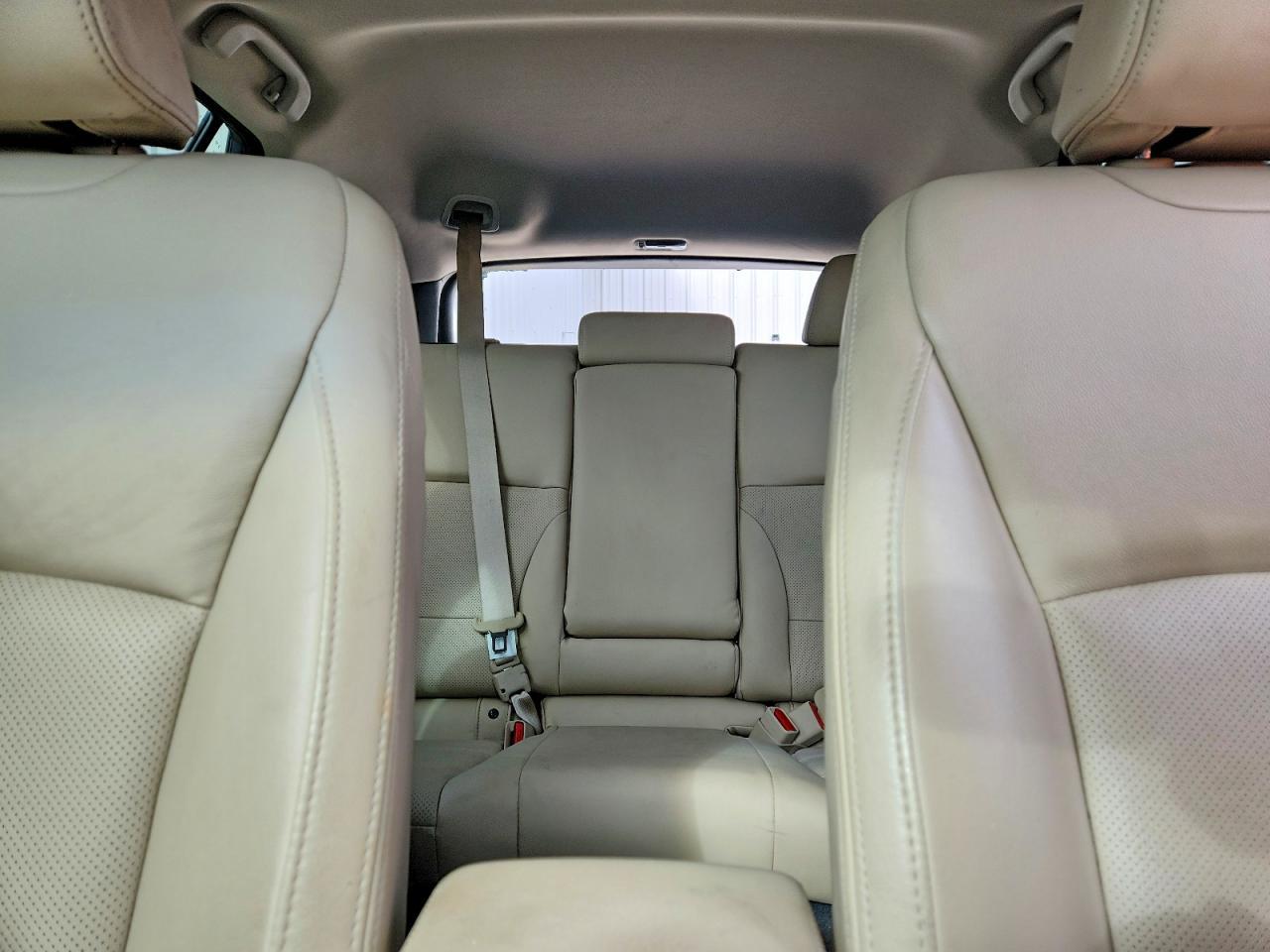 2017 SUBARU Outback